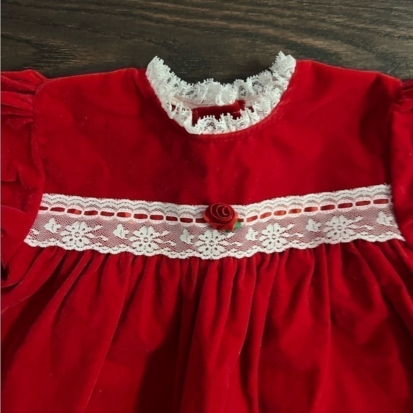 Vintage red velvet white lace dress baby girl 24 months - Picture 7 of 7